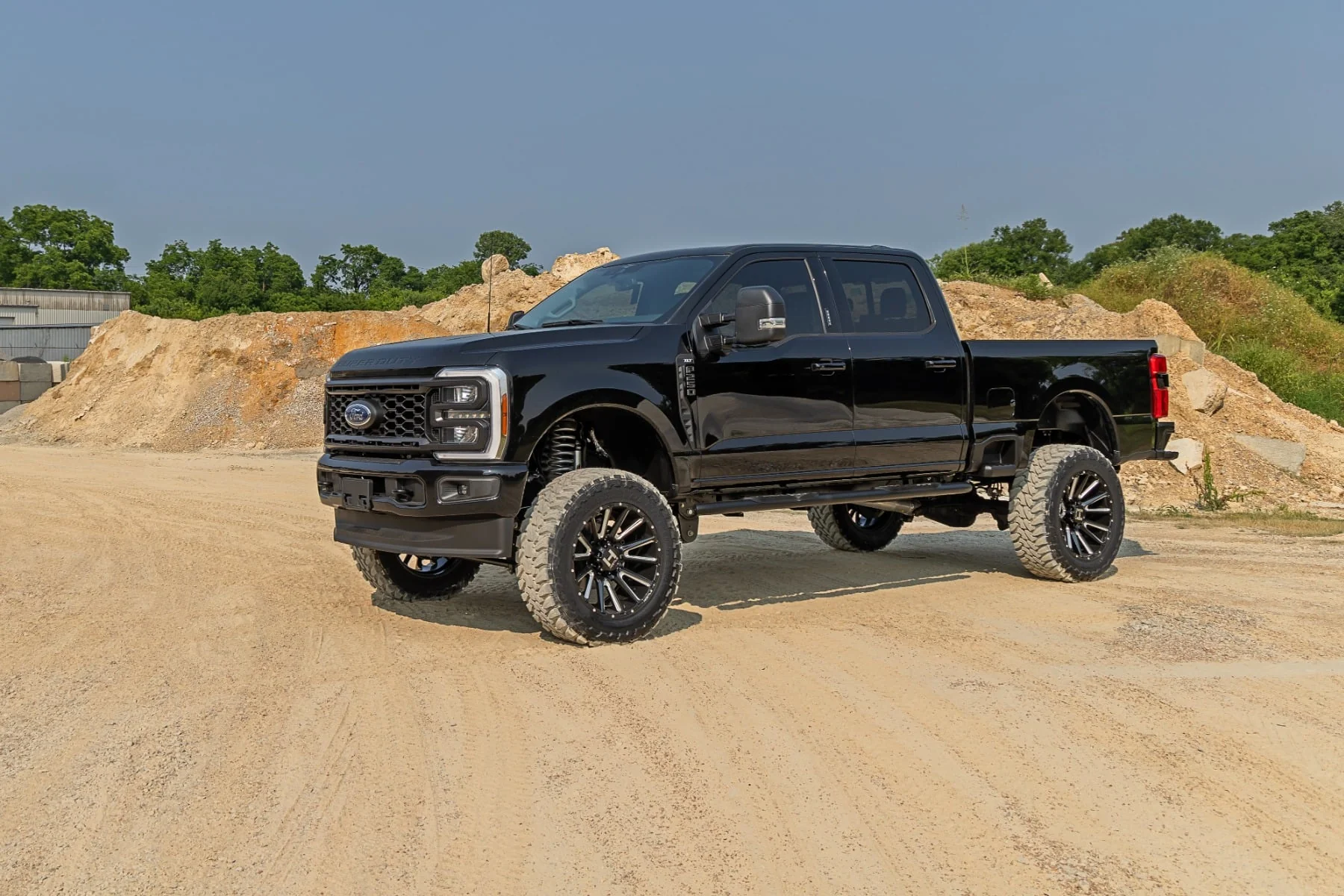 Rough Country 6 Inch Lift Kit Gas OVLD Fits Ford F-350 4WD 2023-2024 - Image 4